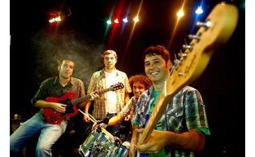 Show: A Inimitável Fábrica de Jipes e Hospital Doors