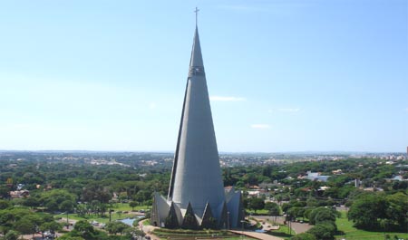 Abraço à Catedral e Reza pela Paz