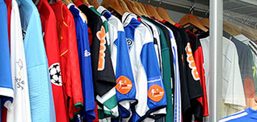 Exposição de camisas oficiais de times