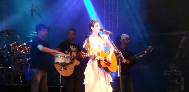 Show: Paula Fernandes