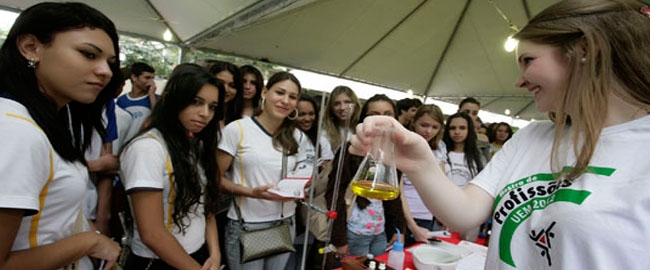 MOSTRA: Profissões UEM 2013.