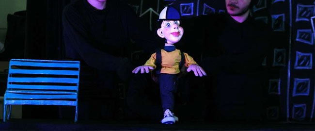 TEATRO: ''Tô Fora''.