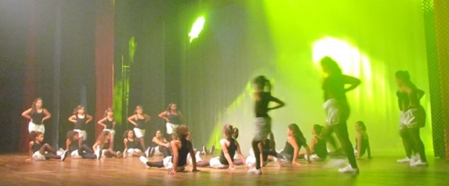 CONVITE À DANÇA: ''Os Astros''.