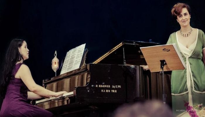 MÚSICA: cantora Rafaela Haddad e a pianista Cinthia Ruivo