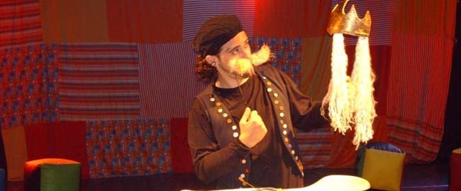 CONVITE AO TEATRO: “Tem História na Mala”.