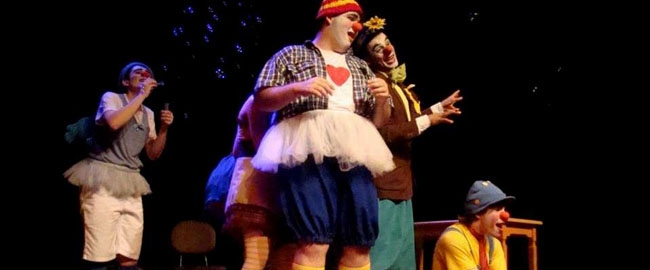 CONVITE AO TEATRO: “Todos fomos Alunos”.