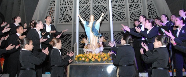CELEBRAÇÃO: Dia de Nossa Senhora da Glória.