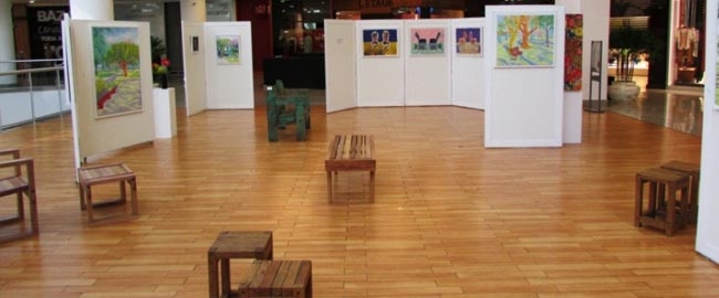 EXPOSIÇÃO:  “Poéticas das Cadeiras”.