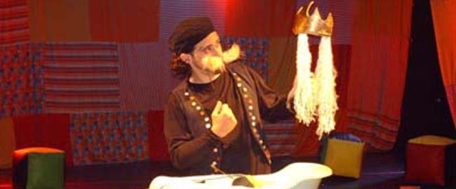 CONVITE AO TEATRO: “Tem História na Mala”