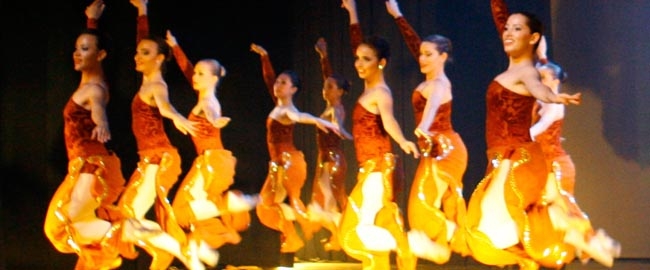 DANÇA: “Divertssement” - Ballet Municipal de Maringá