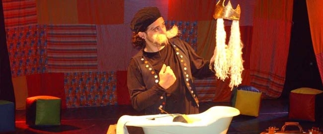 CONVITE AO TEATRO: “Tem História na Mala” - Cia Manipulando