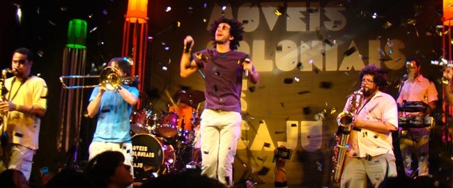 SHOW: Banda Móveis Coloniais de Acaju