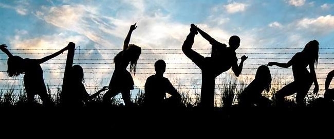 CONVITE À DANÇA:  “Metade” - Companhia Varanda de Paranavaí