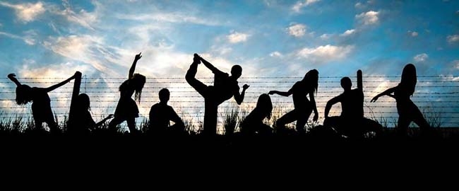 CONVITE À DANÇA:  “Metade” - Companhia Varanda de Paranavaí