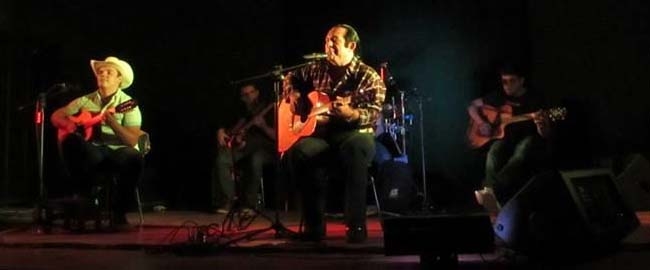 CONVITE À MÚSICA ESPECIAL: Tom Brasil