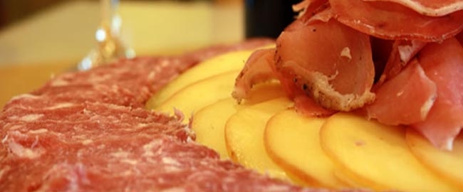 AÇÃO BENEFICENTE: Noite do Pão, Queijo, Salames e Vinhos
