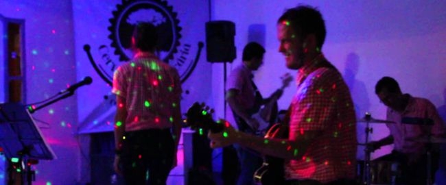 Sextou com chope em dobro e Surf Music