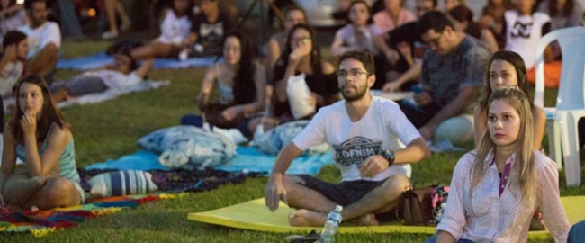 CINEMA A CÉU ABERTO: "Crônicas de uma cidade menina"