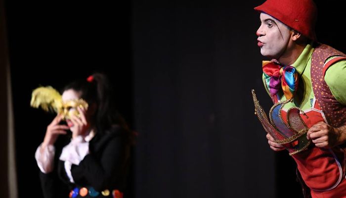 TEATRO NA PRAÇA: "Um Encontro de Romeu e Julieta"