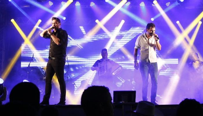 SHOW: Léo e Giba - Baile Sertanejo