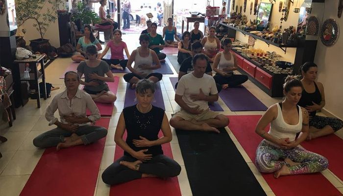 SAÚDE: Aula de Yoga - Maringá Park Shopping