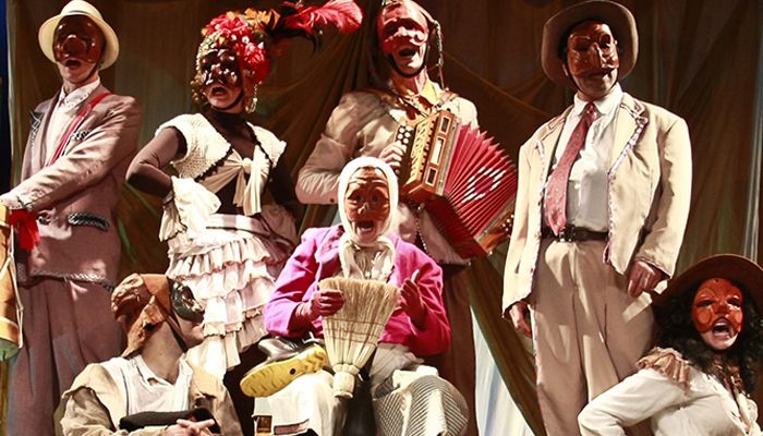 TEATRO: "Aconteceu no Brasil, Enquanto o Ônibus Não Vem"