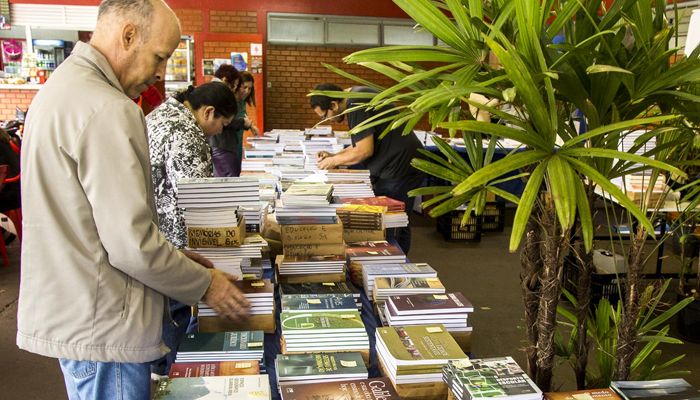 EDUEM: Feira do Livro