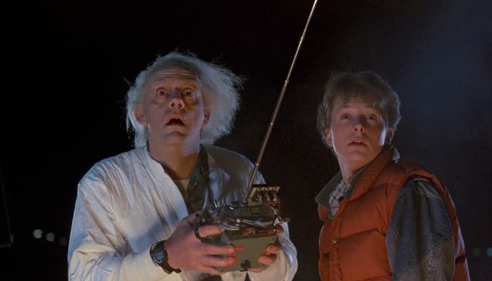 CINEMA A CÉU ABERTO: "De Volta Para o Futuro"