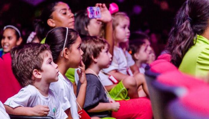INFANTIL: Peça "Bagunçando a Disney"