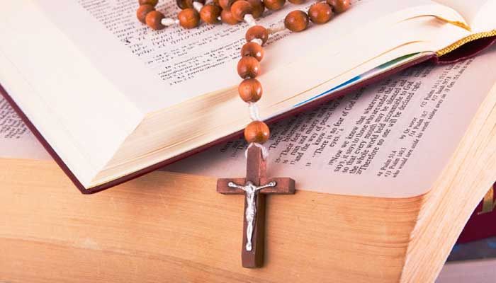 RELIGIÃO: Cenáculo com Maria