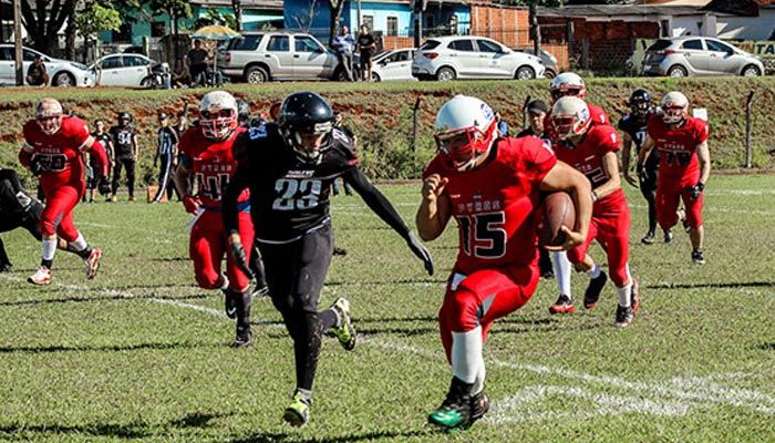 FUTEBOL AMERICANO: Maringá Pyros x Londrina Bristlebacks