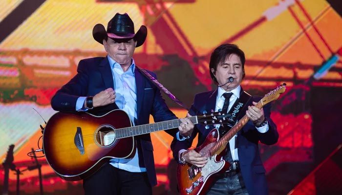 SHOW ONLINE: Chitãozinho e Xororó