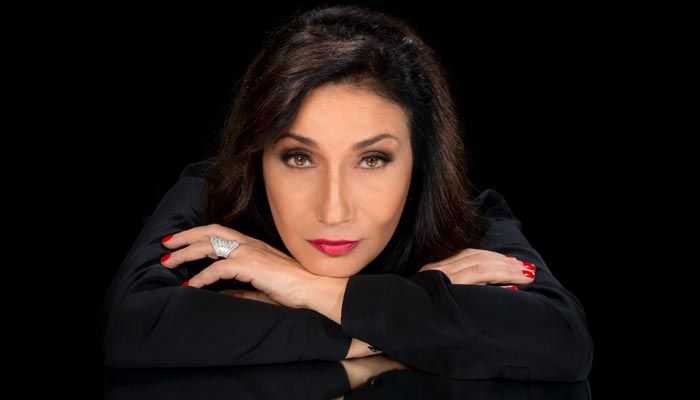 SHOW ONLINE: Zizi Possi