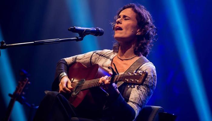 SHOW ONLINE: Zélia Duncan e Dinho Ouro Preto