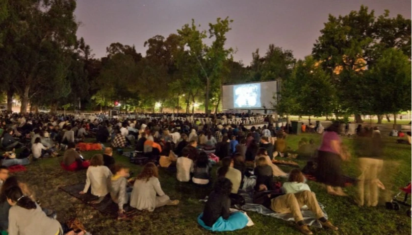 Cinema ao Ar Livre em Iguatemi