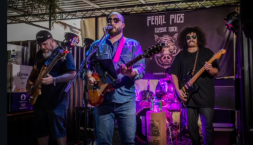 Classic Rock Legends - Pearl Pigs + Drago Acústico