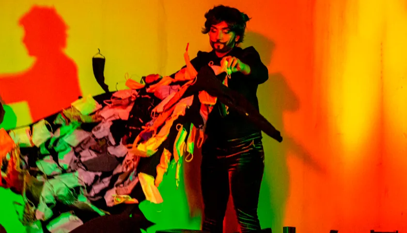 Convite ao Teatro: Fantástica Fábrica de Atrocides