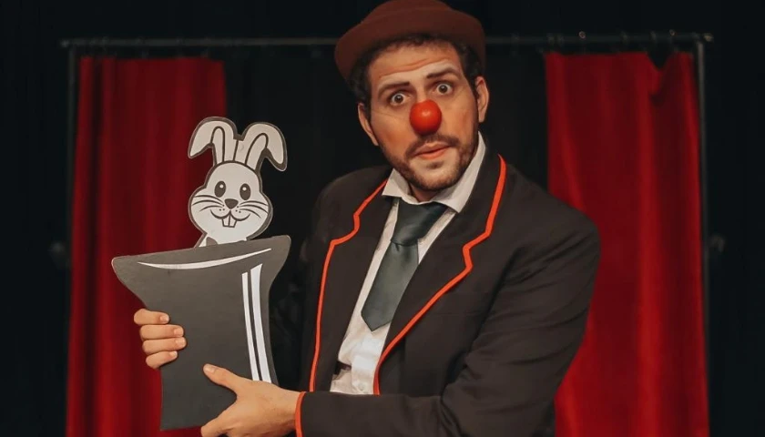Convite ao Teatro: Magliaço - O Grande Mágico Palhaço