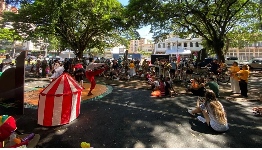 Feira Luz e Arte