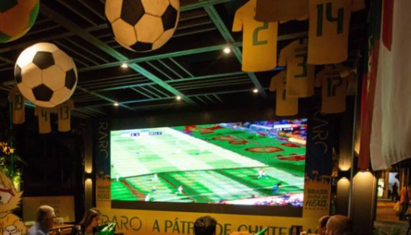 Já é Copa no Trinca Bar com Deixa Clarear e Di Responsa