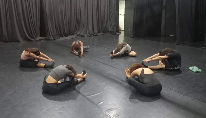 Oficina de Dança-Teatro no Sesc
