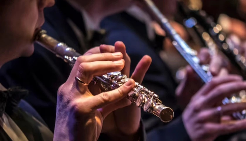 Show de Tadeu Coelho e Orquestra de Flautas da UEM