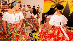 Convite à Dança: "Sob a Luz do Candiêiro"