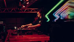 DJ Aumenta o Som