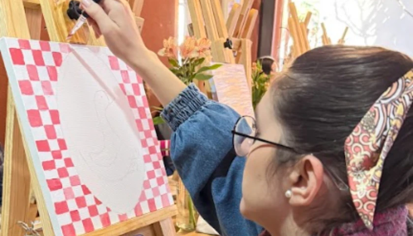 Tintê experiência criativa de pintura em tela