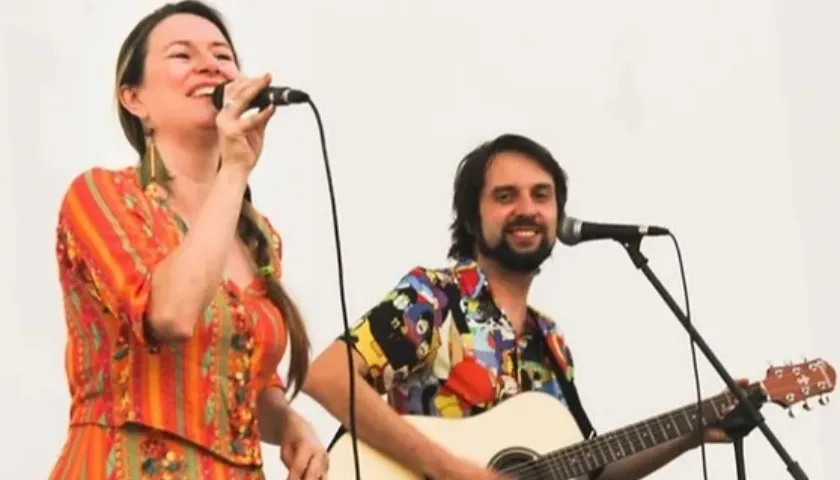 Volta ao Mundo com a Banda Casa Cantante